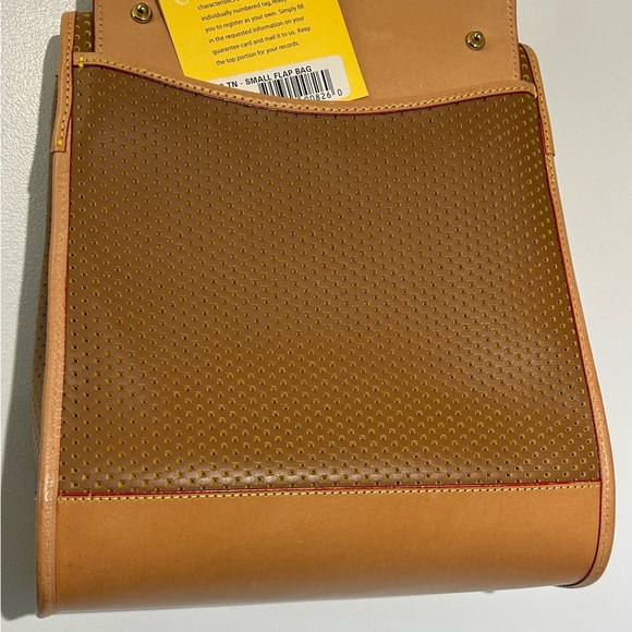 NWT Dooney and Bourke Beige/Tan Cabrio Leather Flap Bag w/ Strap & Gold Accents - Picture 11 of 13
